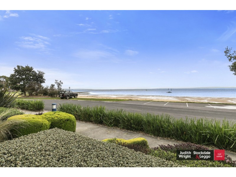 2/9 Beach Road, Rhyll VIC 3923