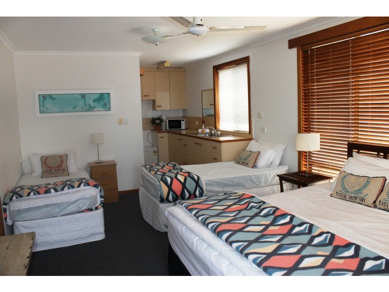 10 Beach Road, Rhyll VIC 3923