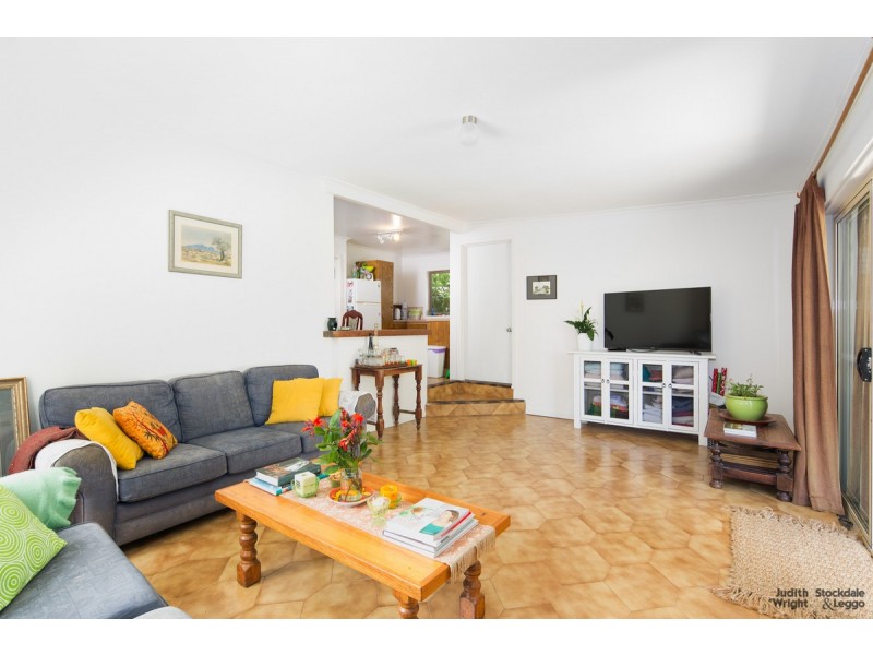 10 Wyndham Avenue, Cowes VIC 3922