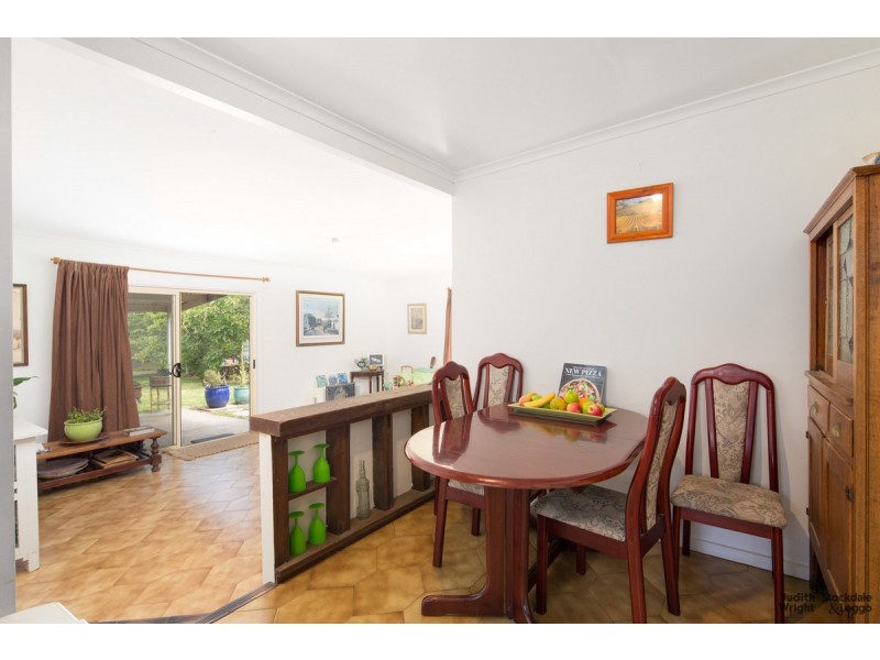 10 Wyndham Avenue, Cowes VIC 3922