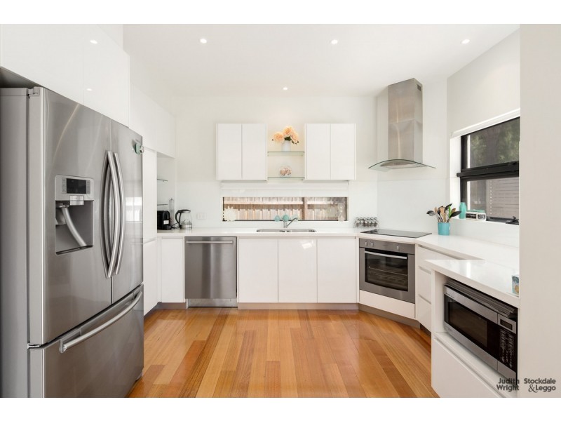 2C Hereward Close, Cowes VIC 3922