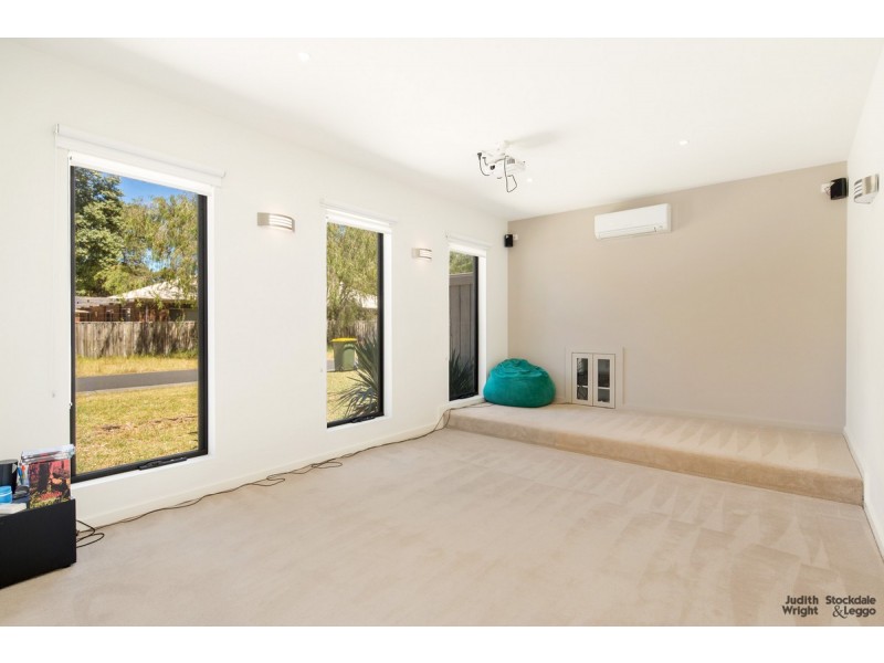 2C Hereward Close, Cowes VIC 3922