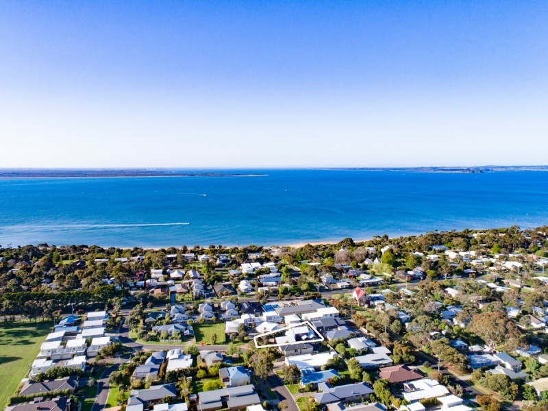 11 Norman Drive, Cowes VIC 3922
