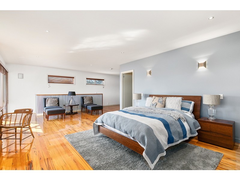 11 Norman Drive, Cowes VIC 3922