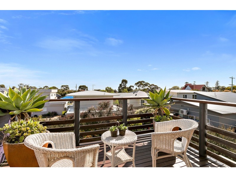 11 Norman Drive, Cowes VIC 3922