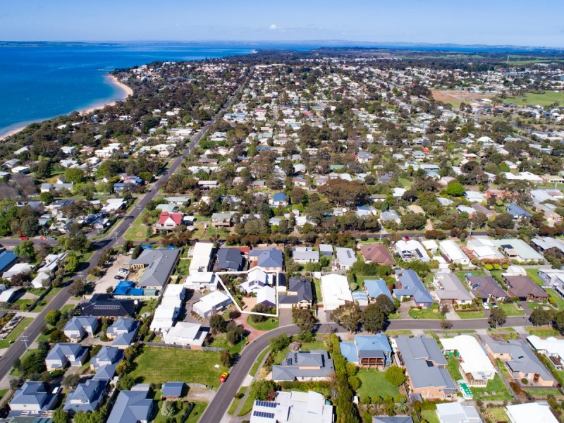 11 Norman Drive, Cowes VIC 3922