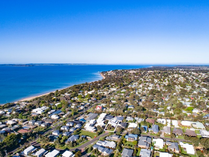 11 Norman Drive, Cowes VIC 3922