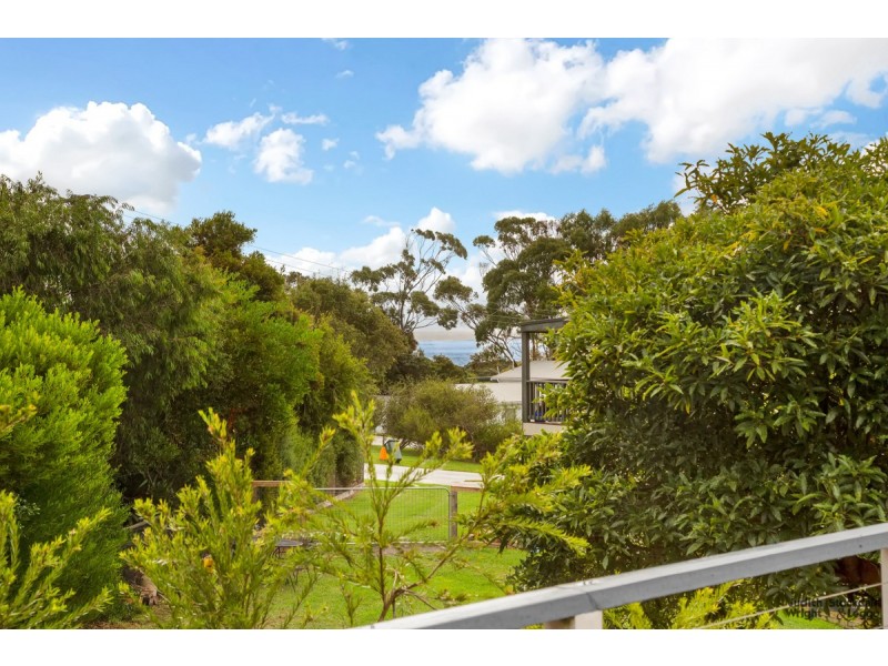 8 St Andrews Drive, Ventnor VIC 3922