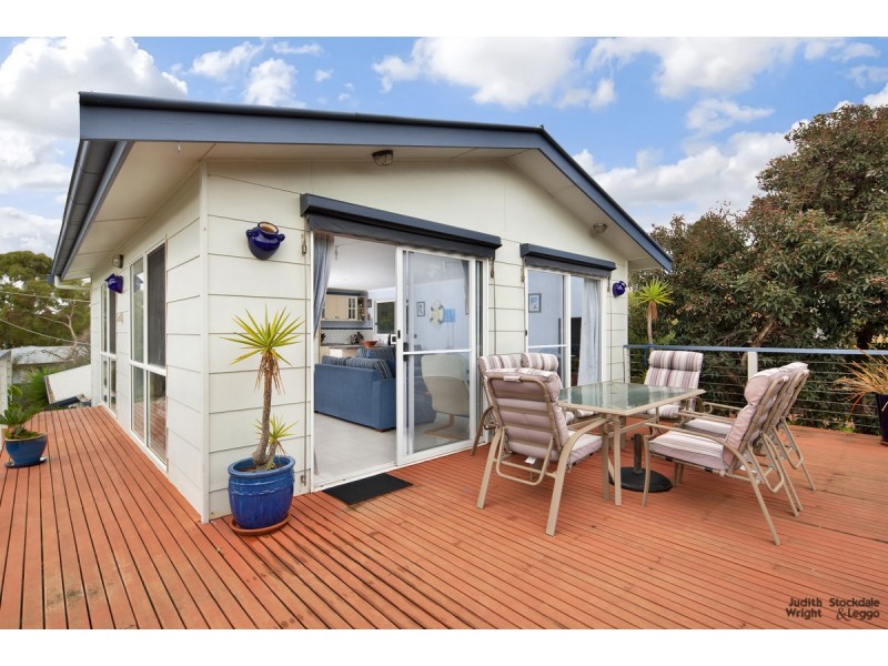 8 St Andrews Drive, Ventnor VIC 3922