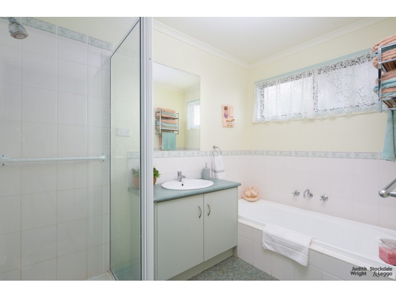 5 Amanda Close, Cowes VIC 3922