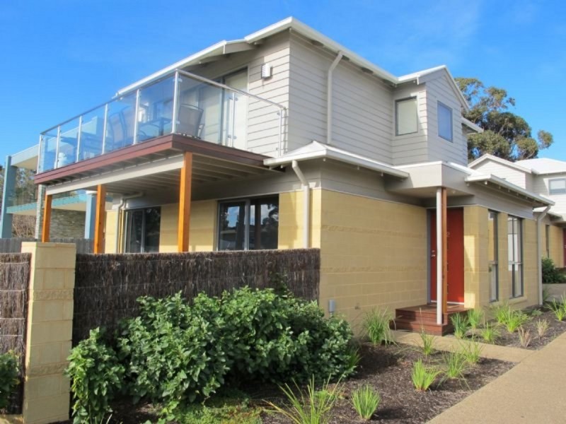 2/115 Church Street, Cowes VIC 3922