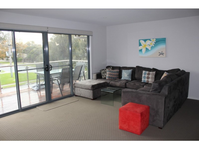 2/115 Church Street, Cowes VIC 3922