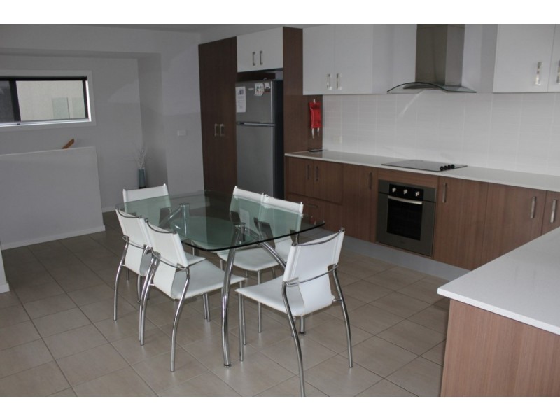 2/115 Church Street, Cowes VIC 3922