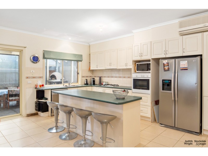 16 Malcalm Avenue, Surf Beach VIC 3922