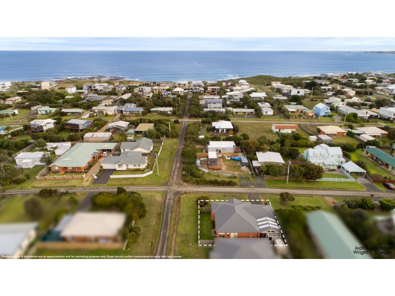 16 Malcalm Avenue, Surf Beach VIC 3922