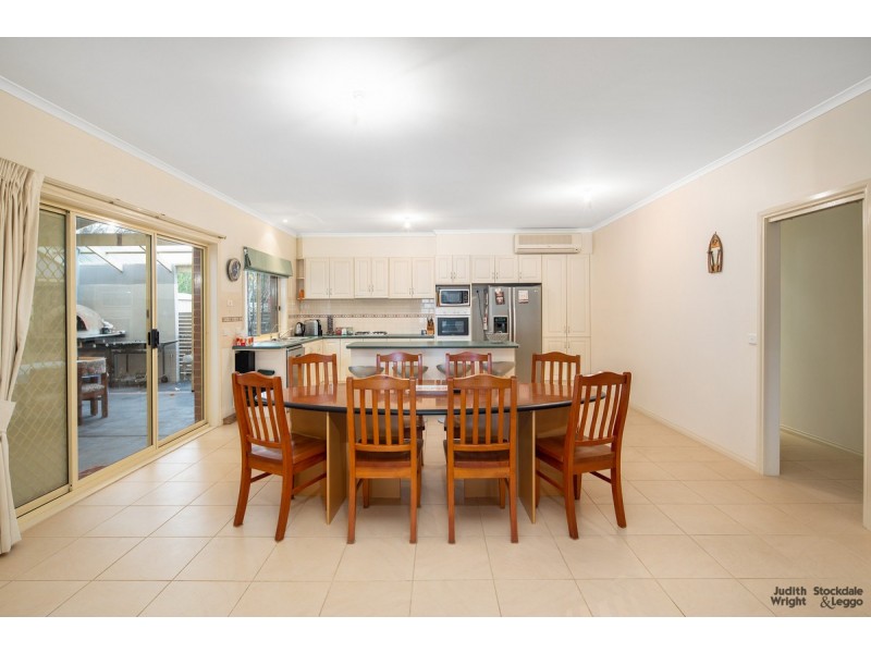 16 Malcalm Avenue, Surf Beach VIC 3922