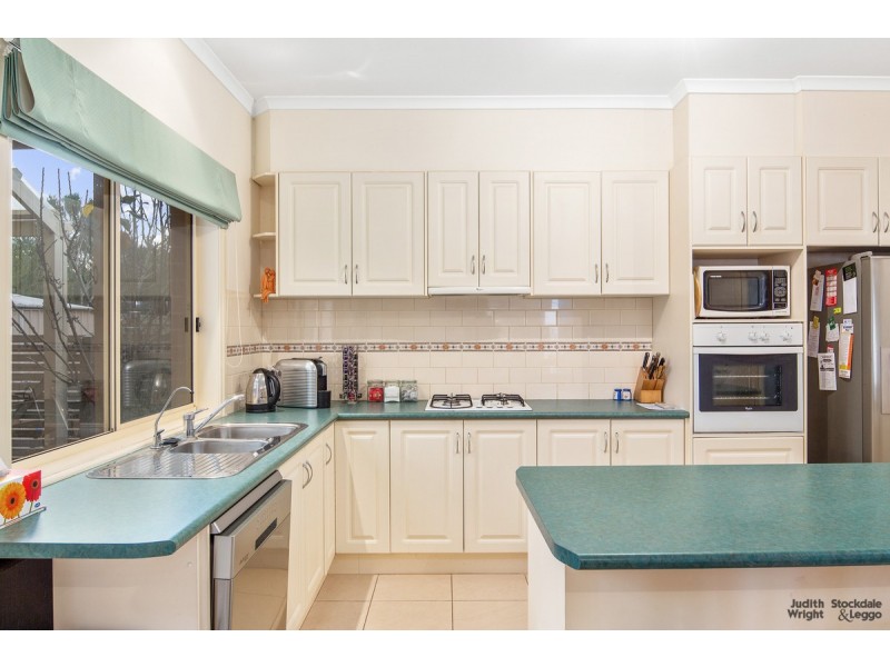 16 Malcalm Avenue, Surf Beach VIC 3922