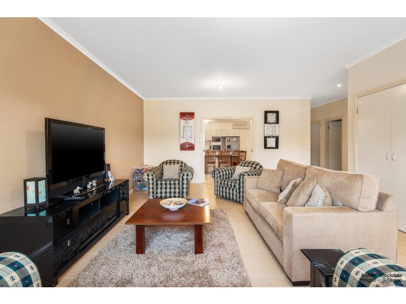 16 Malcalm Avenue, Surf Beach VIC 3922