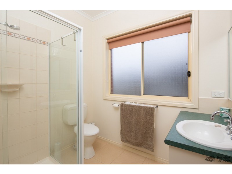 16 Malcalm Avenue, Surf Beach VIC 3922