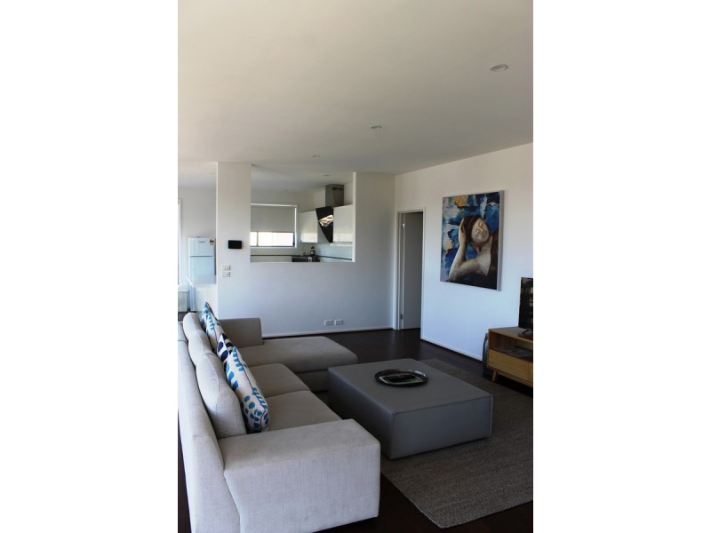 10/59-61 Chapel Street, Cowes VIC 3922