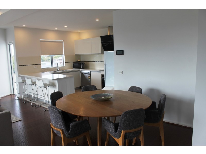 8/59-61 Chapel Street, Cowes VIC 3922