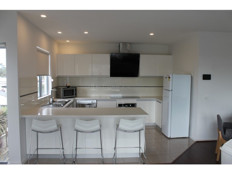 8/59-61 Chapel Street, Cowes VIC 3922