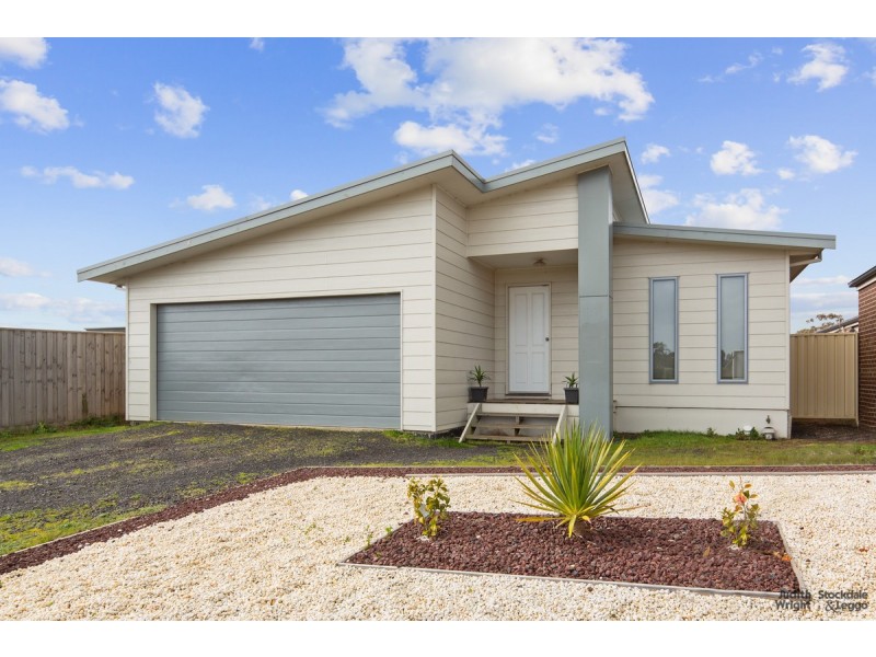 7 Elvington Avenue, Cowes VIC 3922
