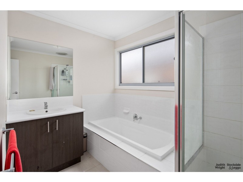 7 Elvington Avenue, Cowes VIC 3922