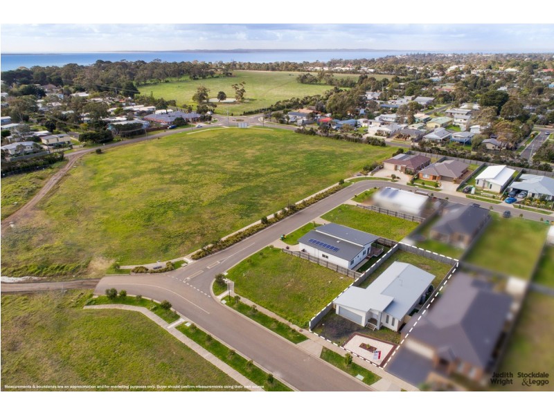 7 Elvington Avenue, Cowes VIC 3922