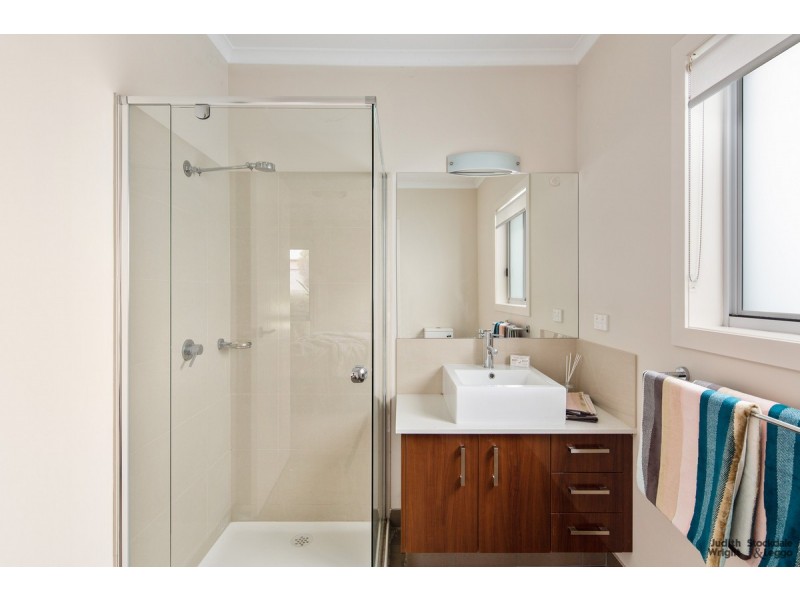 1/24 Redwood Drive, Cowes VIC 3922