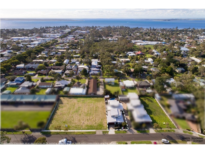 1/24 Redwood Drive, Cowes VIC 3922