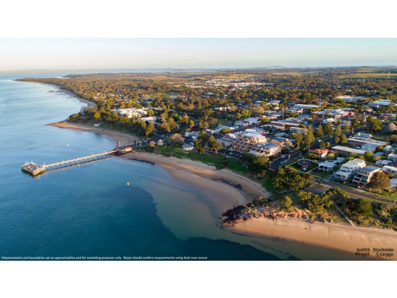 18 The Esplanade, Cowes VIC 3922