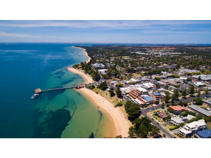 18 The Esplanade, Cowes VIC 3922