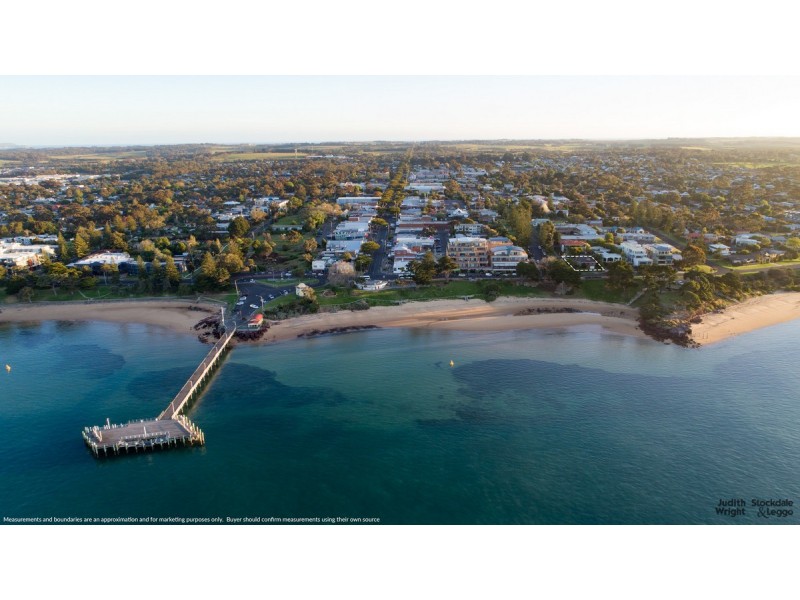 18 The Esplanade, Cowes VIC 3922