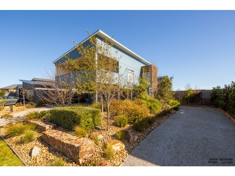 33 Grampian Boulevard, Cowes VIC 3922