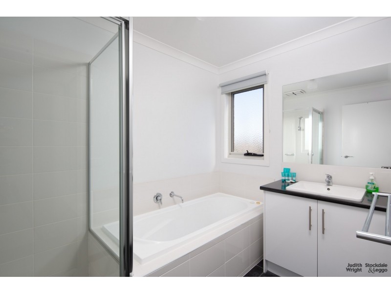 33 Grampian Boulevard, Cowes VIC 3922