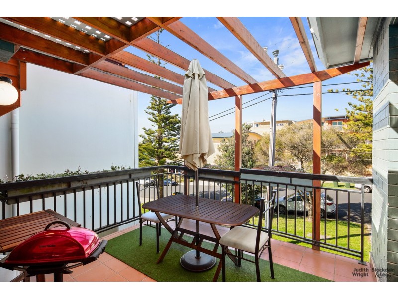 4/2-4 Warley Avenue, Cowes VIC 3922