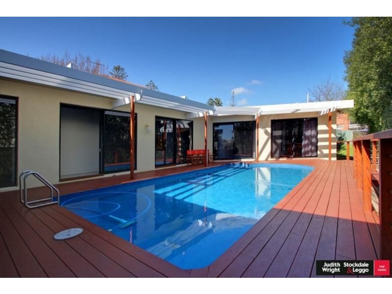 19 The Esplanade, Cowes VIC 3922