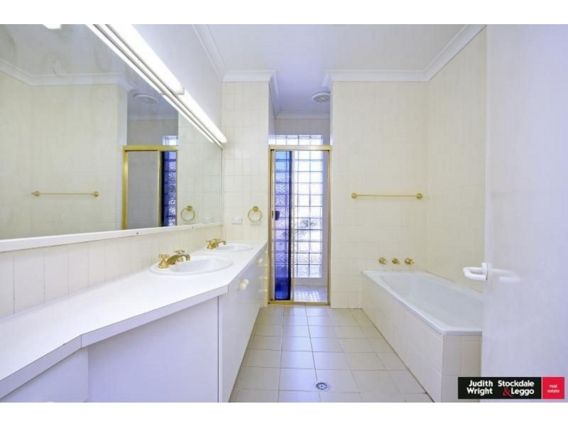 19 The Esplanade, Cowes VIC 3922