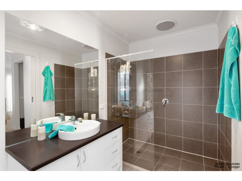 44 Katherine Circuit, Cowes VIC 3922