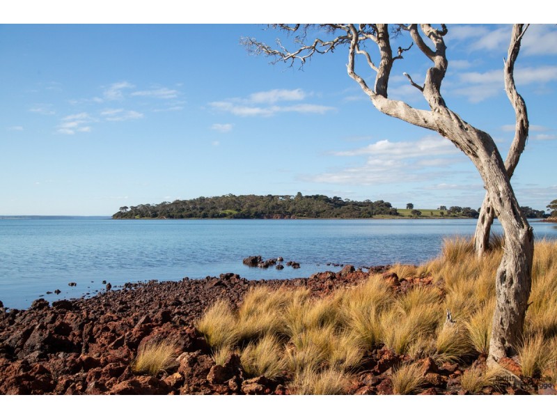 19 Rennison Road, Newhaven VIC 3925