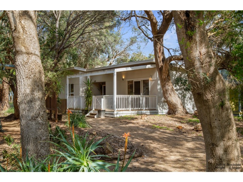 8 Bruce Road, Silverleaves VIC 3922