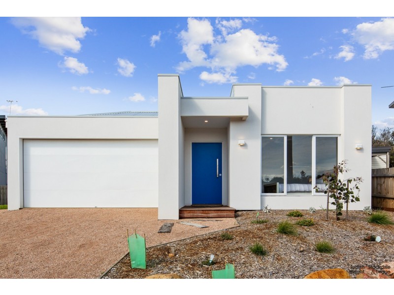 11 Beachcomber Avenue, Smiths Beach VIC 3922