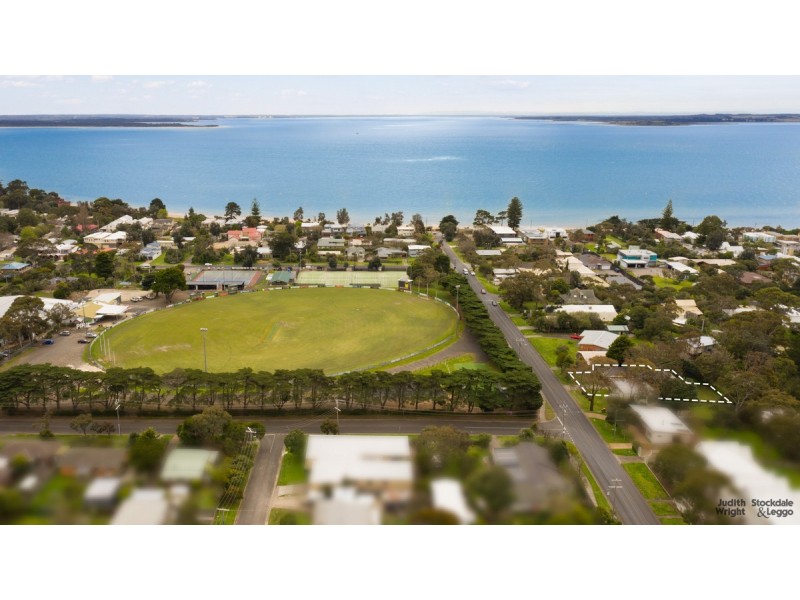 28 Dunsmore Road, Cowes VIC 3922