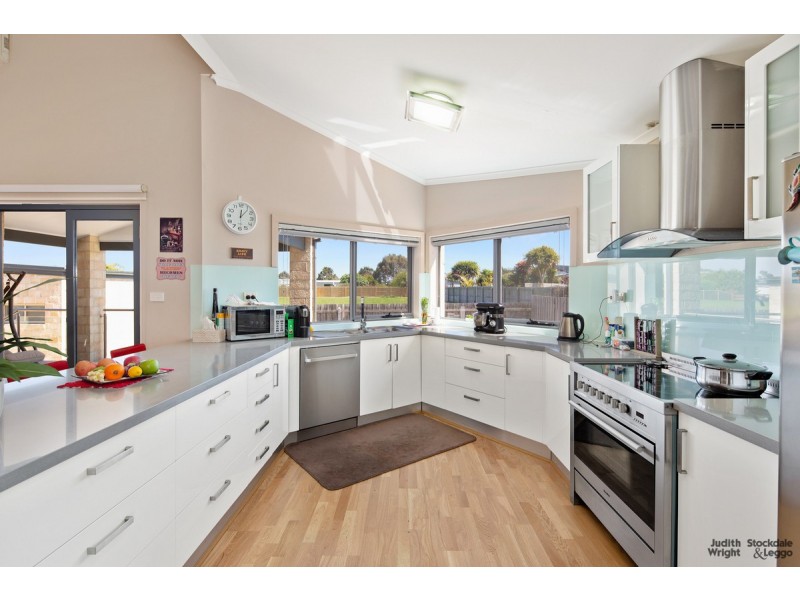 22 Irving Road, Cowes VIC 3922