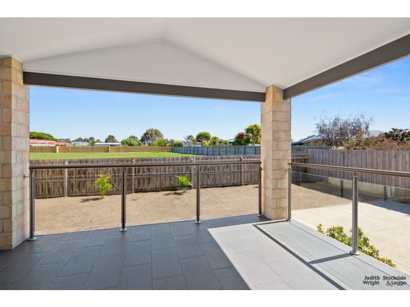 22 Irving Road, Cowes VIC 3922