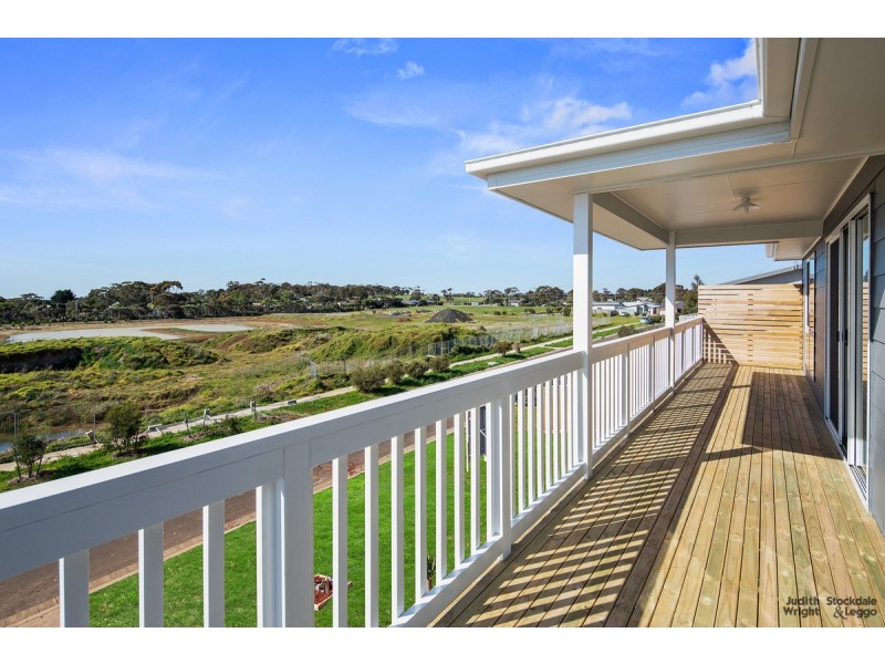 13 Longridge Street, Cowes VIC 3922