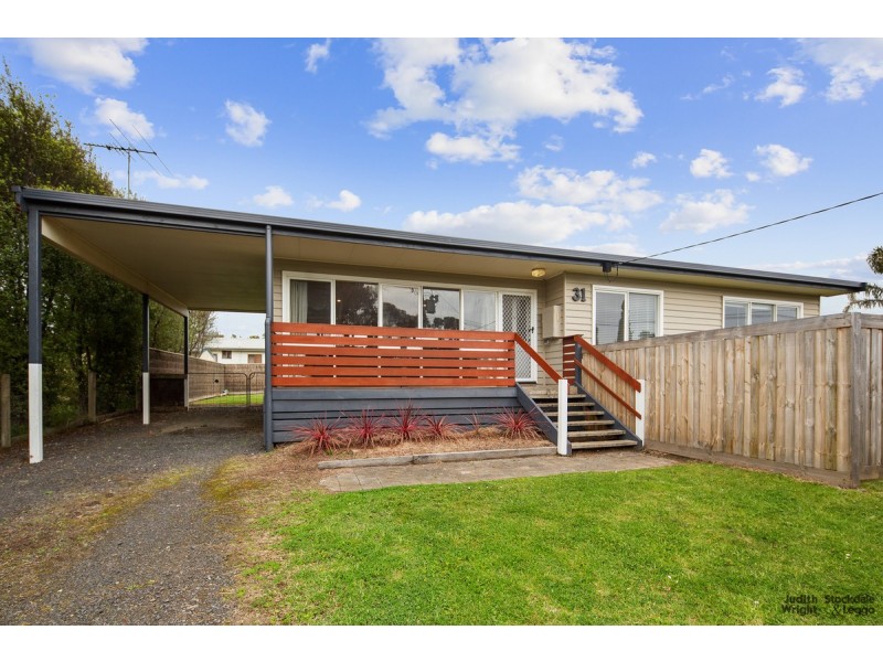 31 Pine Avenue, Cowes VIC 3922
