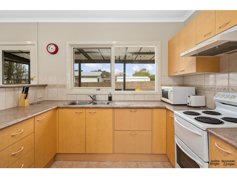 31 Pine Avenue, Cowes VIC 3922