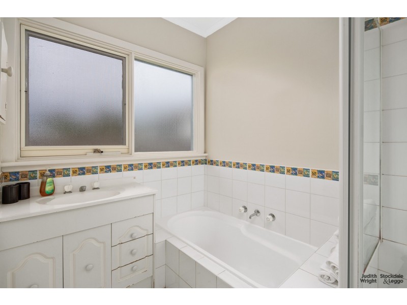 31 Pine Avenue, Cowes VIC 3922